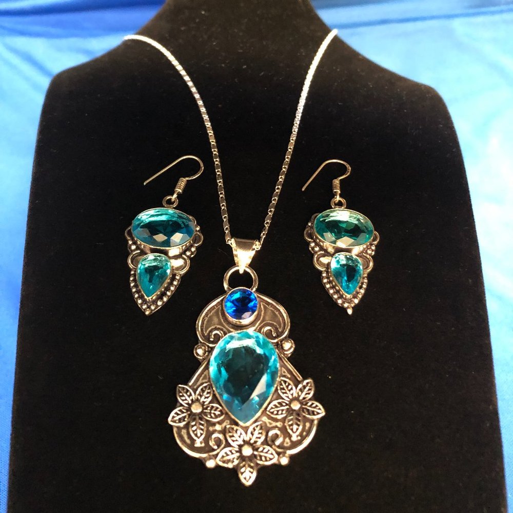 Gorgeous Swiss Blue Topaz 925 Stamped Necklace + Earring Set